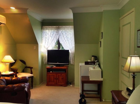 Curtis Falls Mountain Retreat - Accommodation Main Beach 5