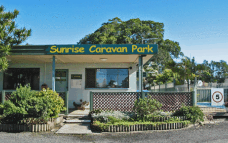 Sunrise Caravan Park - Accommodation Main Beach