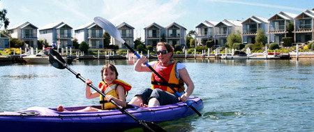 Captains Cove - Accommodation Main Beach 2
