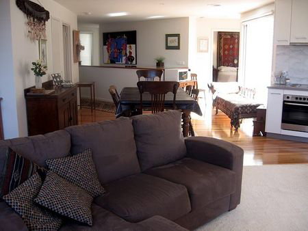 Shepherds Rest - Accommodation Main Beach 2