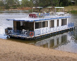 Matahari Houseboats - Accommodation Main Beach 5