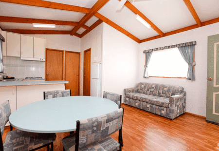Desert City Holiday Park - Accommodation Main Beach 2