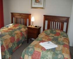 Acacia Holiday Apartments And Cabins - Accommodation Main Beach 1