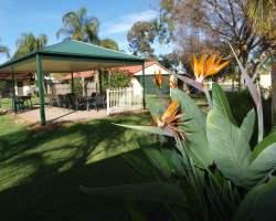 Acacia Holiday Apartments And Cabins - Accommodation Main Beach 5