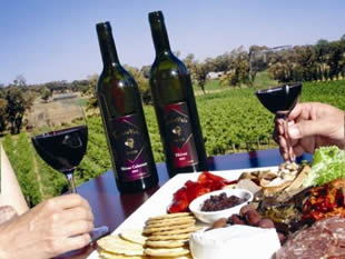 Lynnevale Estate - Accommodation Main Beach 0