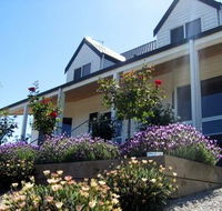 Canadian Lodge - Accommodation Main Beach