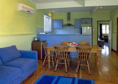 Cliffs Cottage - Accommodation Main Beach 5