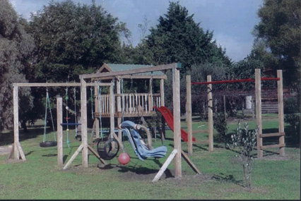 Alvina Holiday Cottages - Accommodation Main Beach 1