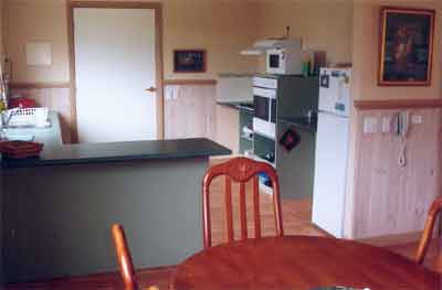 Alvina Holiday Cottages - Accommodation Main Beach 3