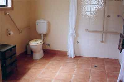 Alvina Holiday Cottages - Accommodation Main Beach 5