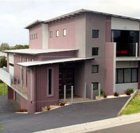 Yolla - Accommodation Main Beach