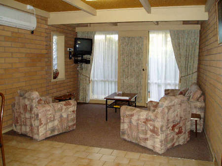 Aaden Holiday Apartments - Accommodation Main Beach 0