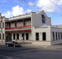 Mitchell River Tavern - Accommodation Main Beach