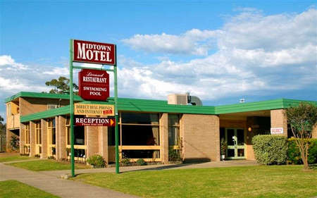 Midtown Motor Inn - Accommodation Main Beach 0