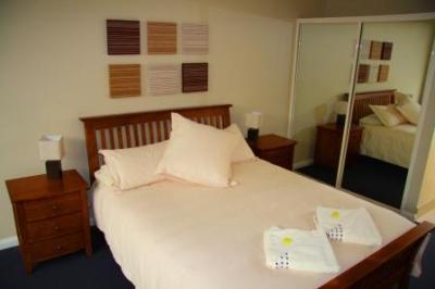 Ultimate Holiday Apartments - Accommodation Main Beach 3
