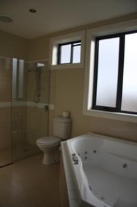 Ultimate Holiday Apartments - Accommodation Main Beach 4