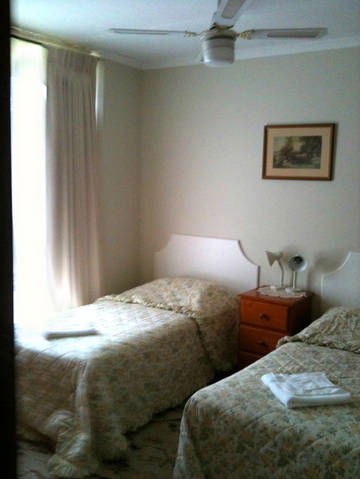 Camellia Court House And Holiday Apartments - Accommodation Main Beach 0