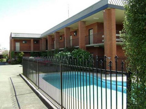 Moe Motor Inn - Accommodation Main Beach 0