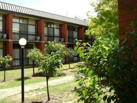 Moe Motor Inn - Accommodation Main Beach 1