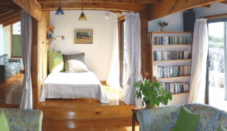 Aurora Beach Cottage - Accommodation Main Beach 2