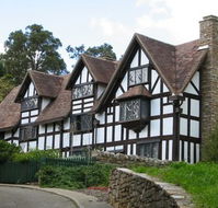 William Shakespeare's Bed  Breakfast - Accommodation Main Beach