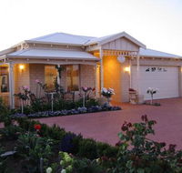 Sussex on Willis Cove Bed and Breakfast - Accommodation Main Beach
