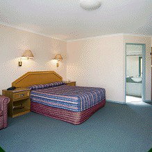 Thunderbird Motel - Accommodation Main Beach 0