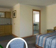 Thunderbird Motel - Accommodation Main Beach 1