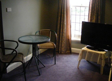 Dunns B & B - Accommodation Main Beach 2