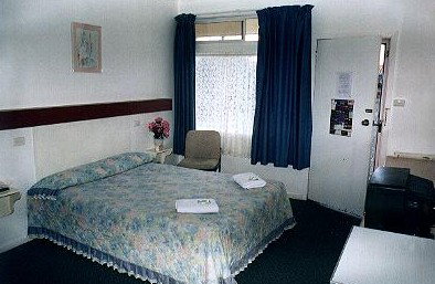 Mercury Motor Inn - Accommodation Main Beach 4