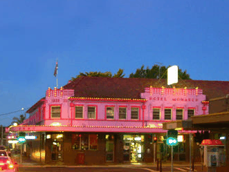 Monarch Motel Hotel - Accommodation Main Beach