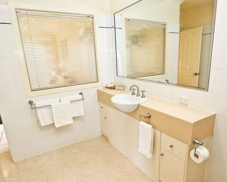 Aquarius Apartments - Accommodation Main Beach 2