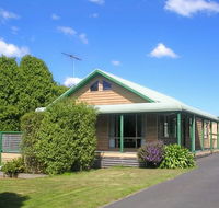 Black Dolphin Seaside Cottage - Accommodation Main Beach