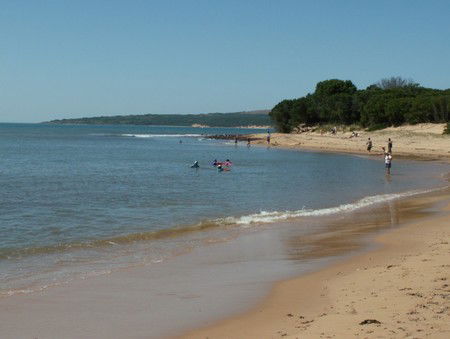 Black Dolphin Seaside Cottage - Accommodation Main Beach 2