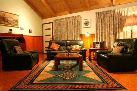 Black Dolphin Seaside Cottage - Accommodation Main Beach 3