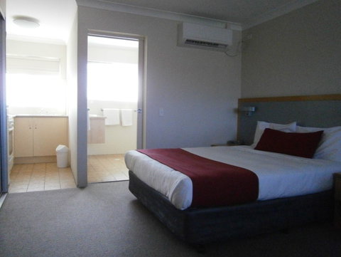George Bass Motor Inn - Accommodation Main Beach 1