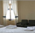 Roches Family Hotel - Accommodation Main Beach
