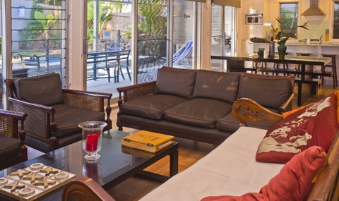 Aaman & Cinta Villa - Accommodation Main Beach 1