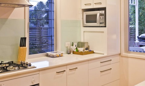 Aaman & Cinta Villa - Accommodation Main Beach 2