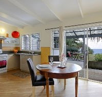 The Bungalow - Accommodation Main Beach