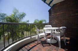 Pacific Apartments - Accommodation Main Beach 1