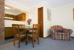 Pacific Apartments - Accommodation Main Beach 2