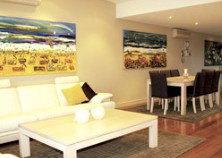 Beach House 3 @ Vue - Accommodation Main Beach 1