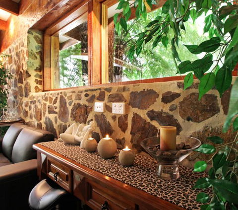 Piaf Day Spa - Accommodation Main Beach 2