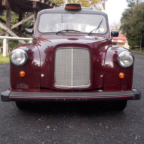 Vintage Fun Hire Cars - Accommodation Main Beach 5