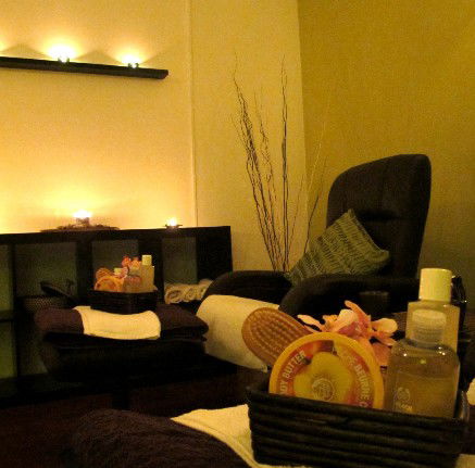 PhonKlai Massage - Accommodation Main Beach 2