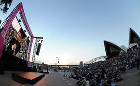 Sydney Opera House - Accommodation Main Beach 2
