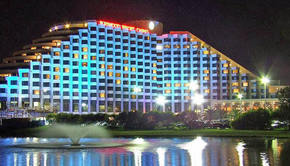 Book Canberra ACT Attractions Accommodation Main Beach Accommodation Main Beach