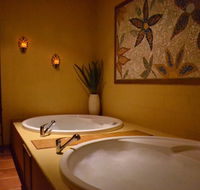 Maya Spa - Accommodation Main Beach