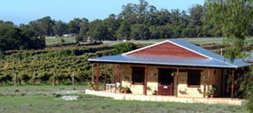 Vineyard 28 - Accommodation Main Beach 0